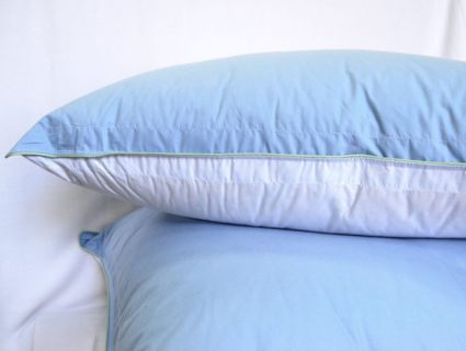 Подушка Flaum Home Rainbow бело-голубая 50х70